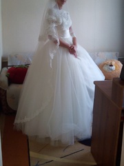 Срочно продам свадебное платье цвета айвори